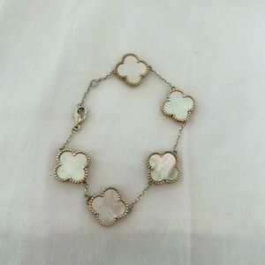 Clover bracelet